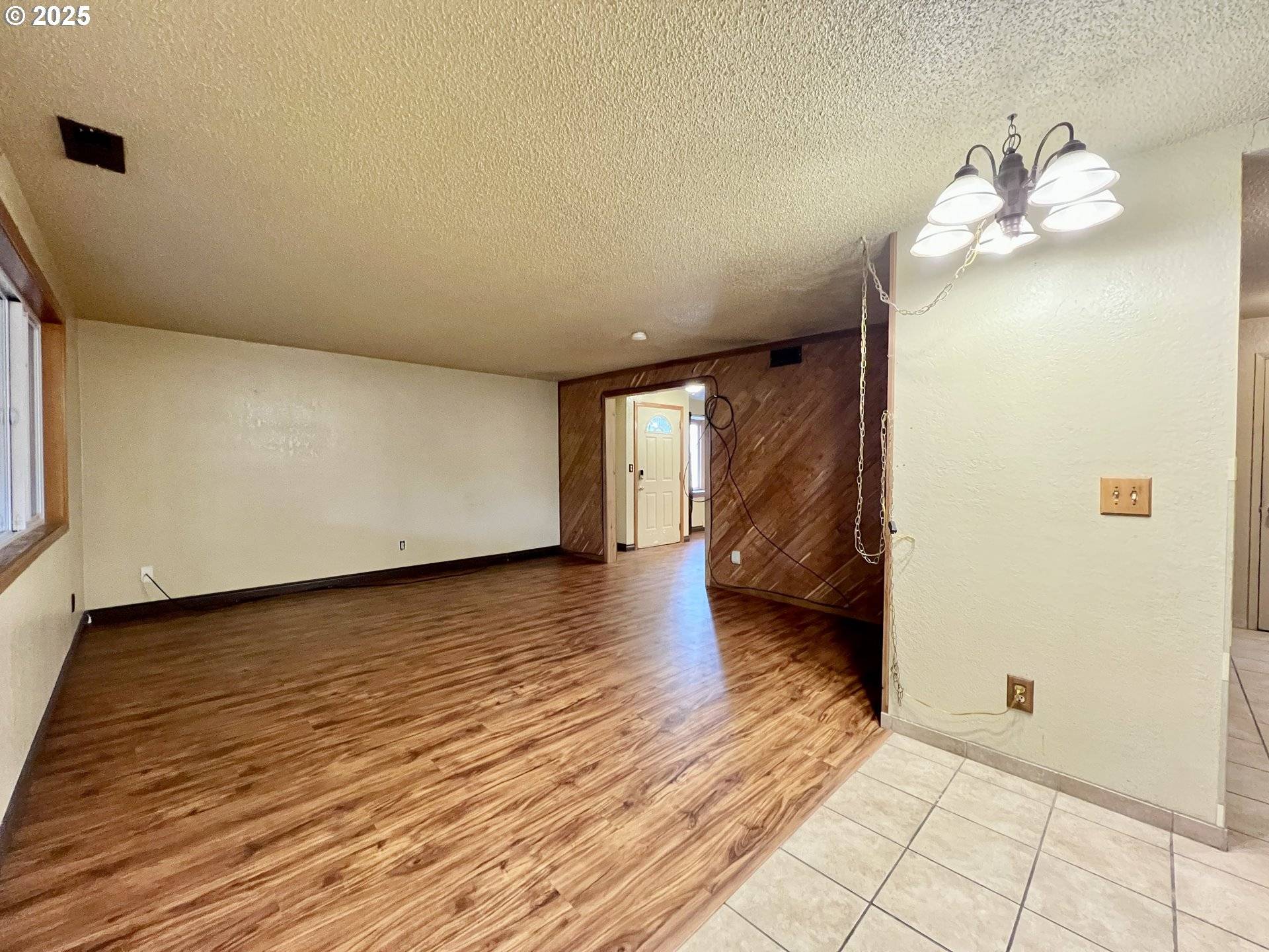 Hermiston, OR 97838,885 W Duane AVE