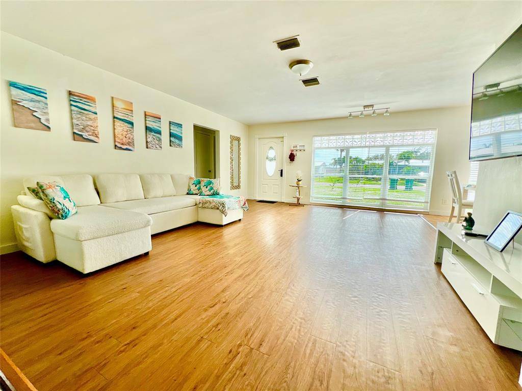 Satellite Beach, FL 32937,133 NE First Street