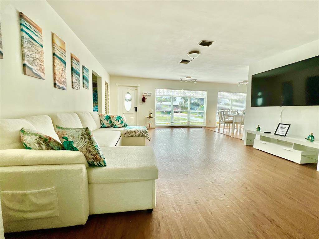 Satellite Beach, FL 32937,133 NE First Street