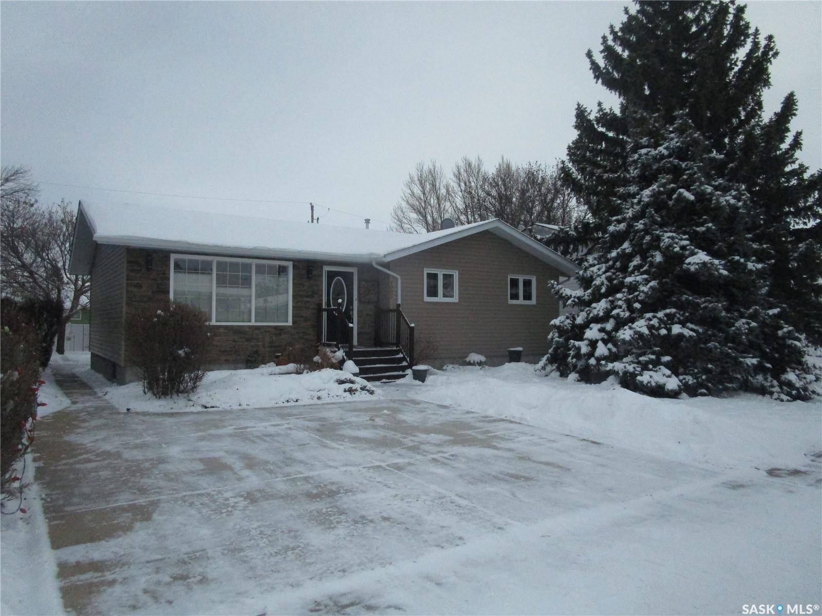 Assiniboia, SK S0H 0B0,1003 1st STREET W