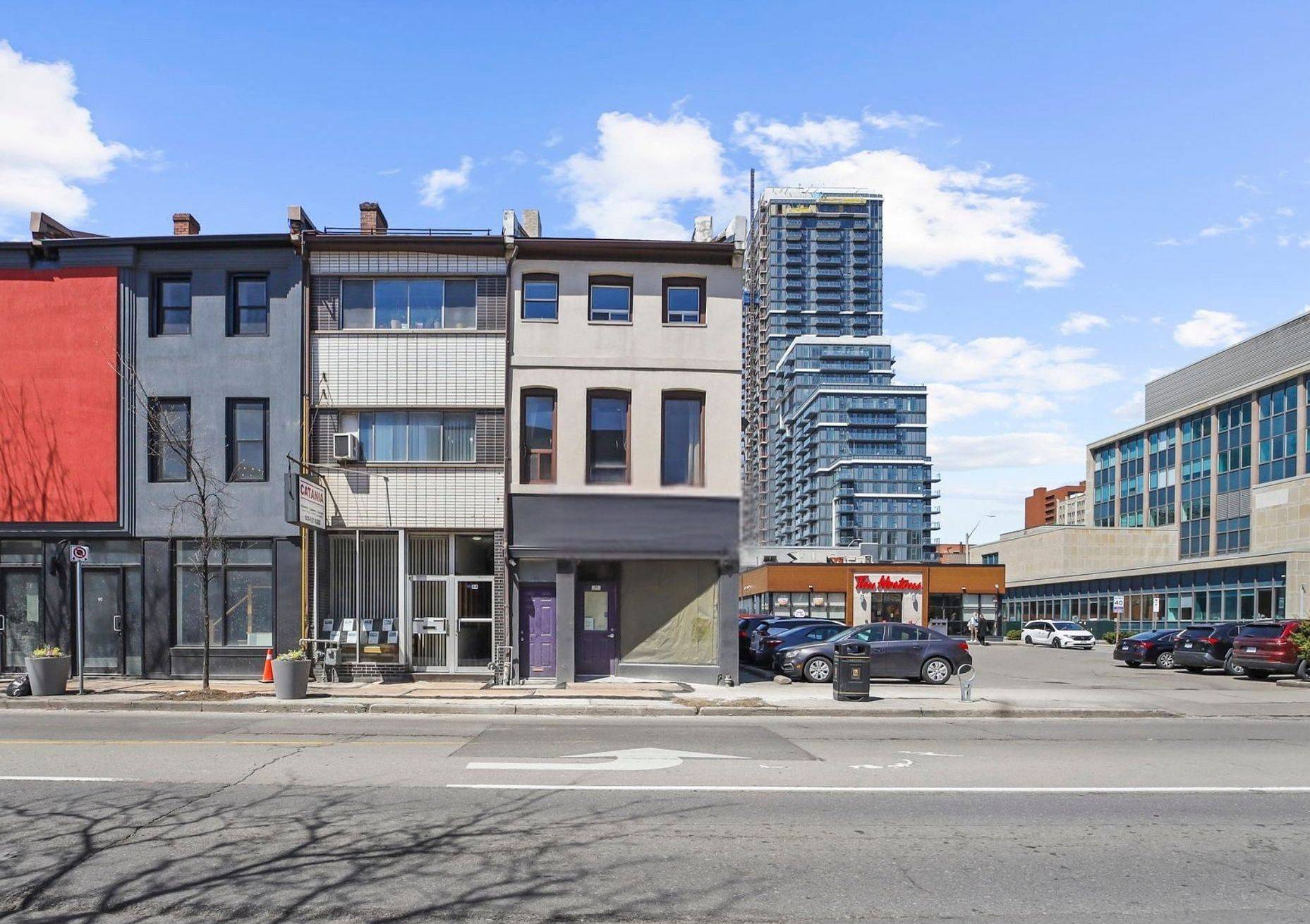 Hamilton, ON L8N 2C1,84 - 86 John ST S