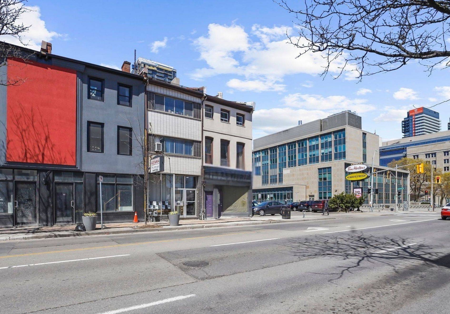 Hamilton, ON L8N 2C1,84 - 86 John ST S