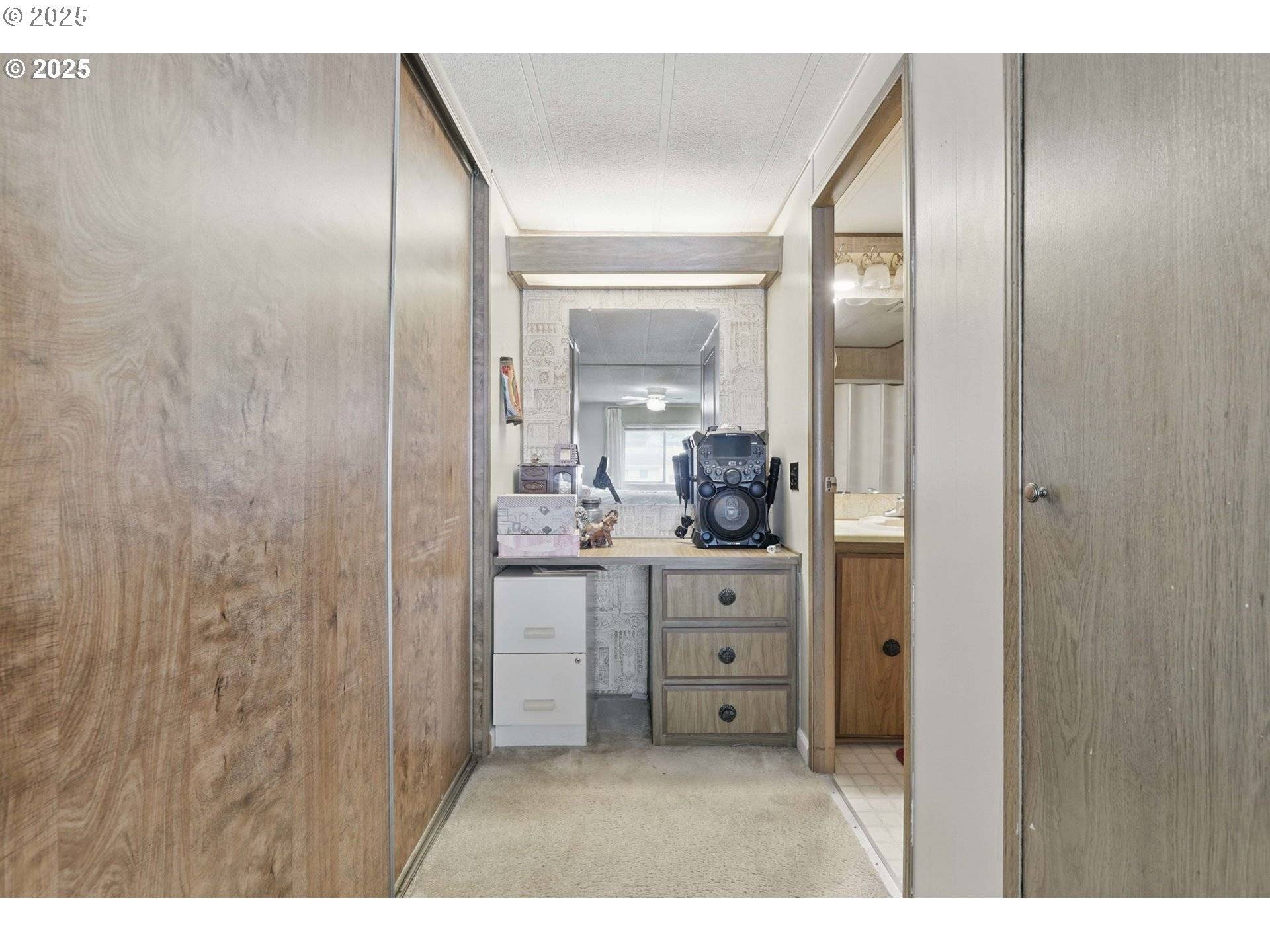 Fairview, OR 97024,21100 NE SANDY BLVD #52