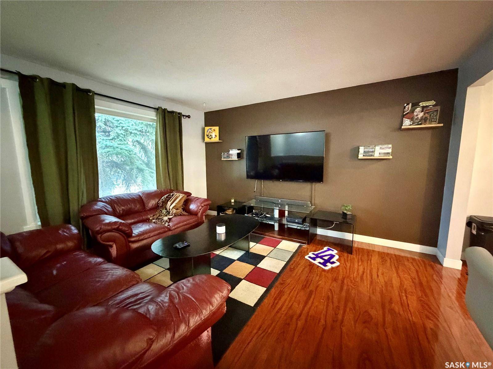 Regina, SK S4R 0Z5,5309 2nd AVENUE N