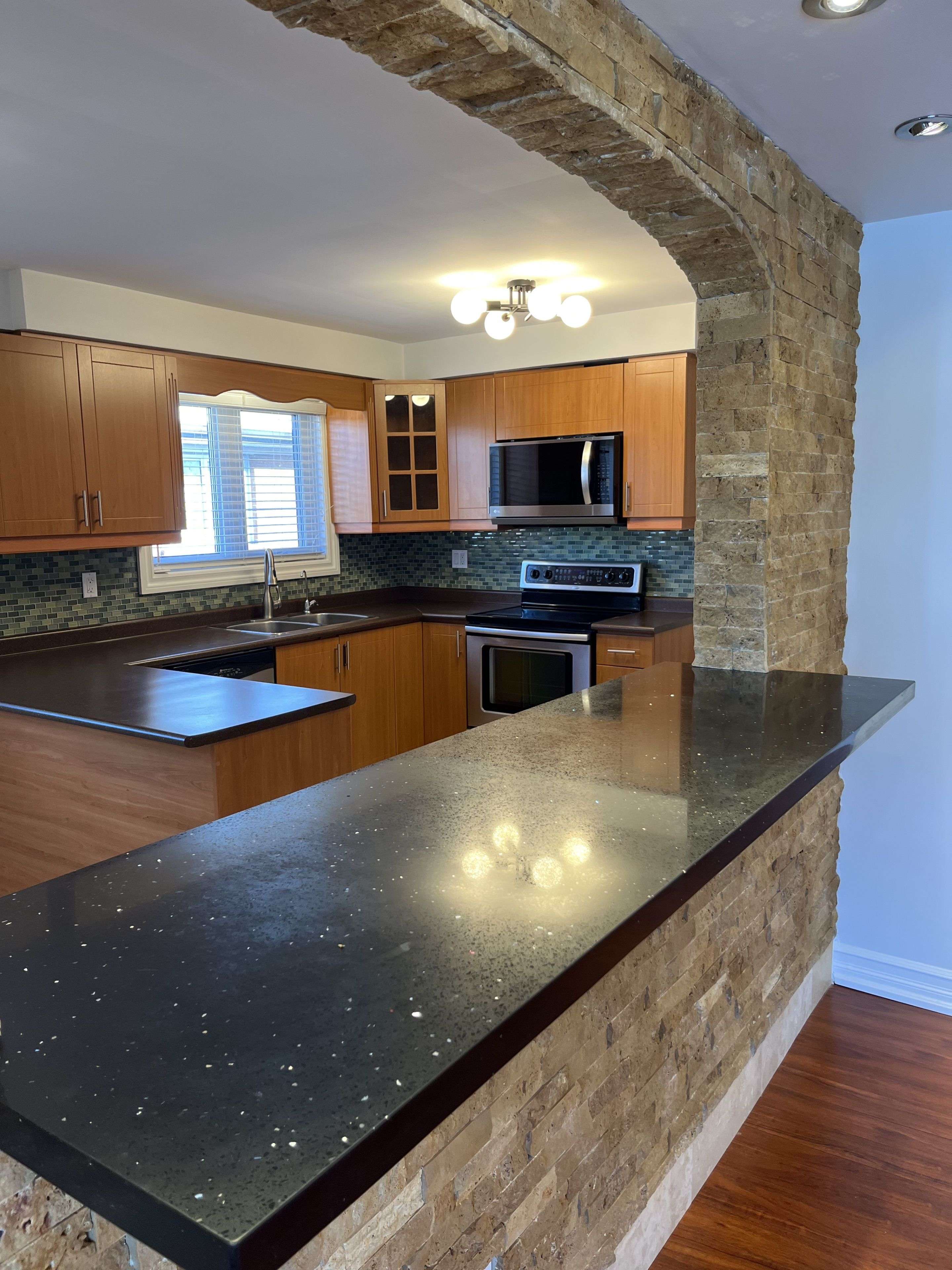 Mississauga, ON L4Y 2V4,758 Greenore RD W