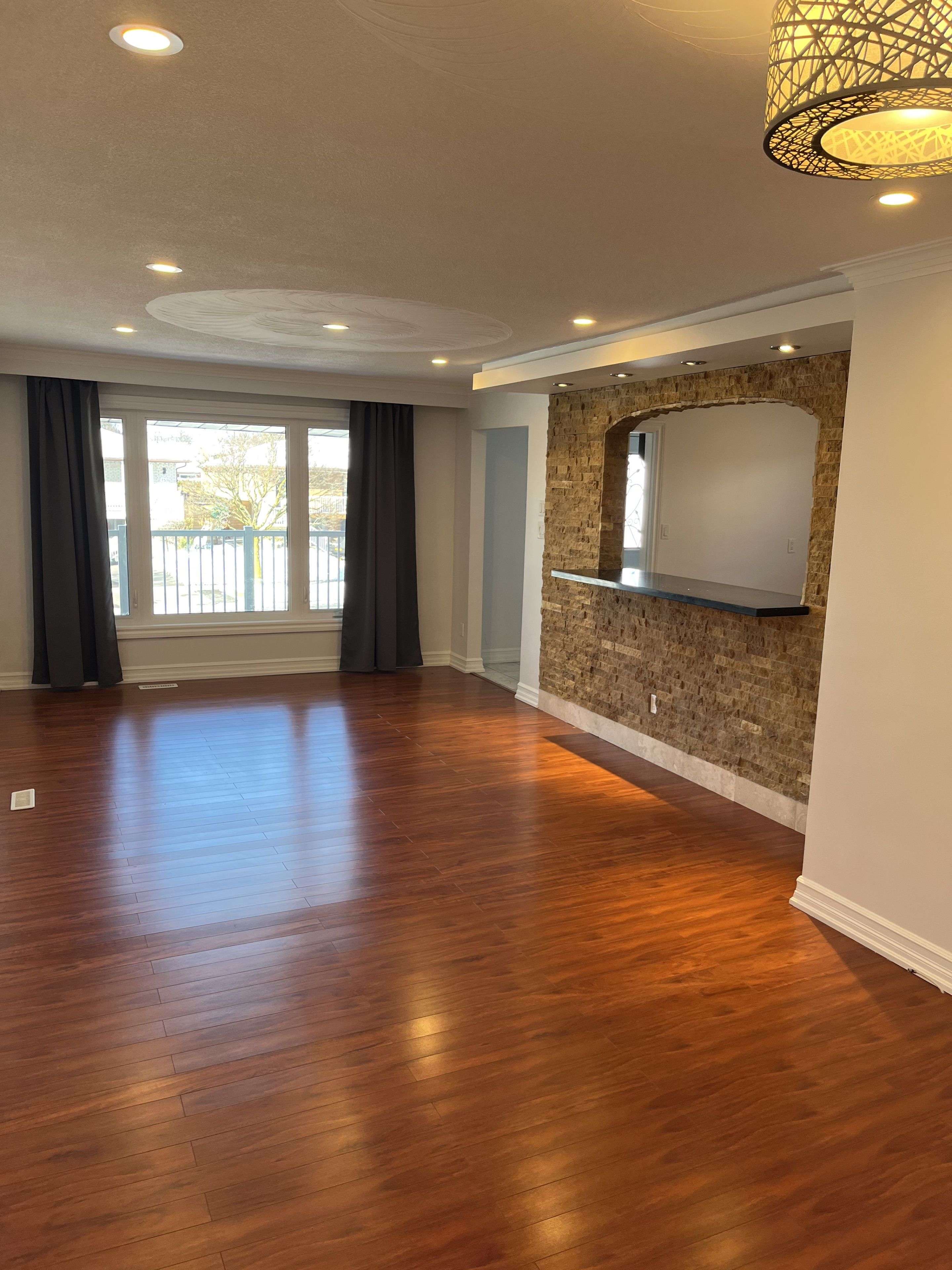 Mississauga, ON L4Y 2V4,758 Greenore RD W