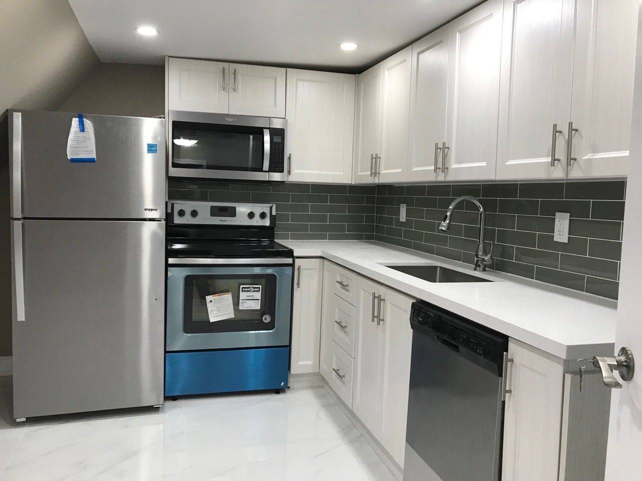 Toronto W02, ON M6H 1W7,83 Hallam ST