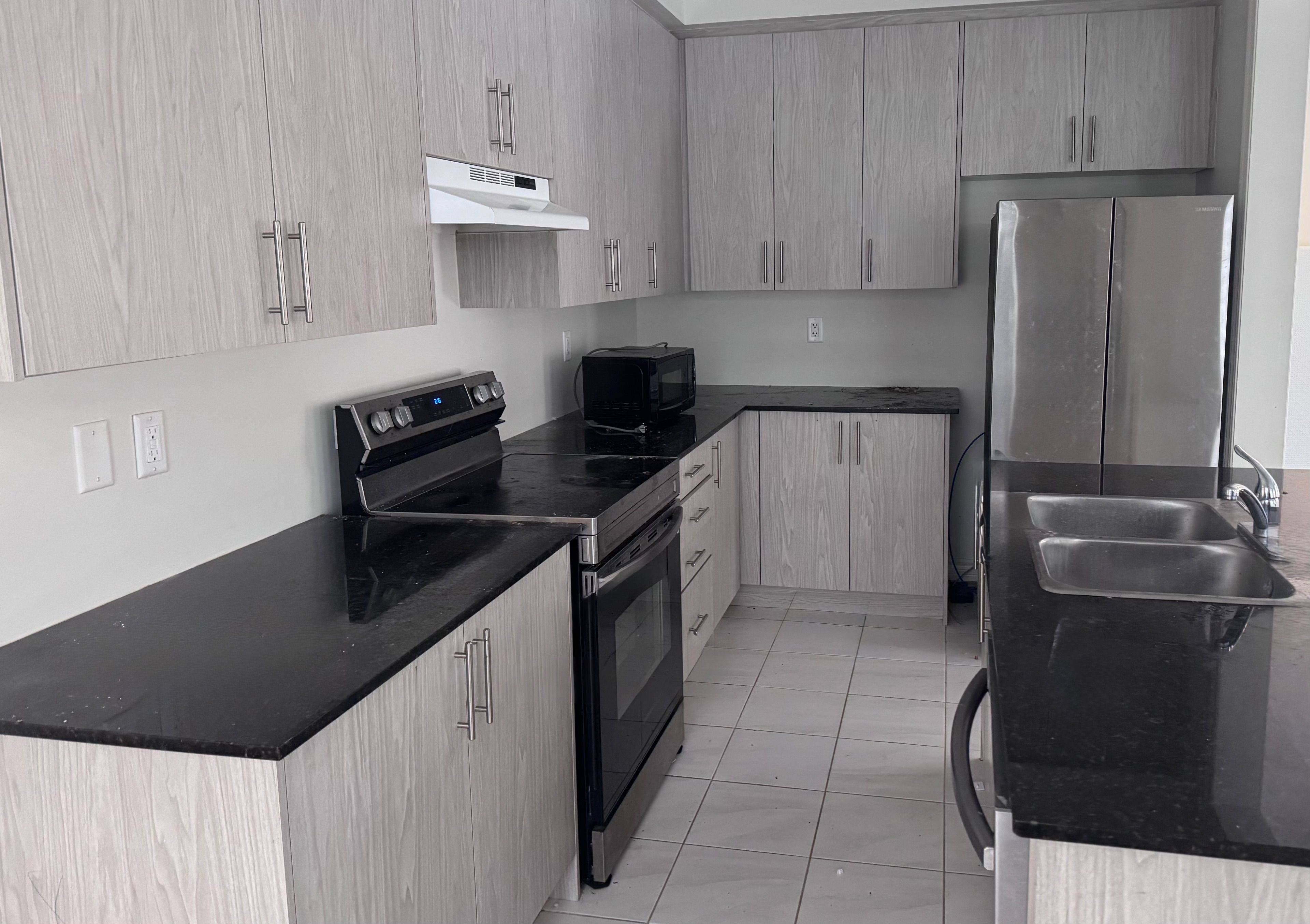 Oshawa, ON L1L 0T9,1222 Plymouth DR