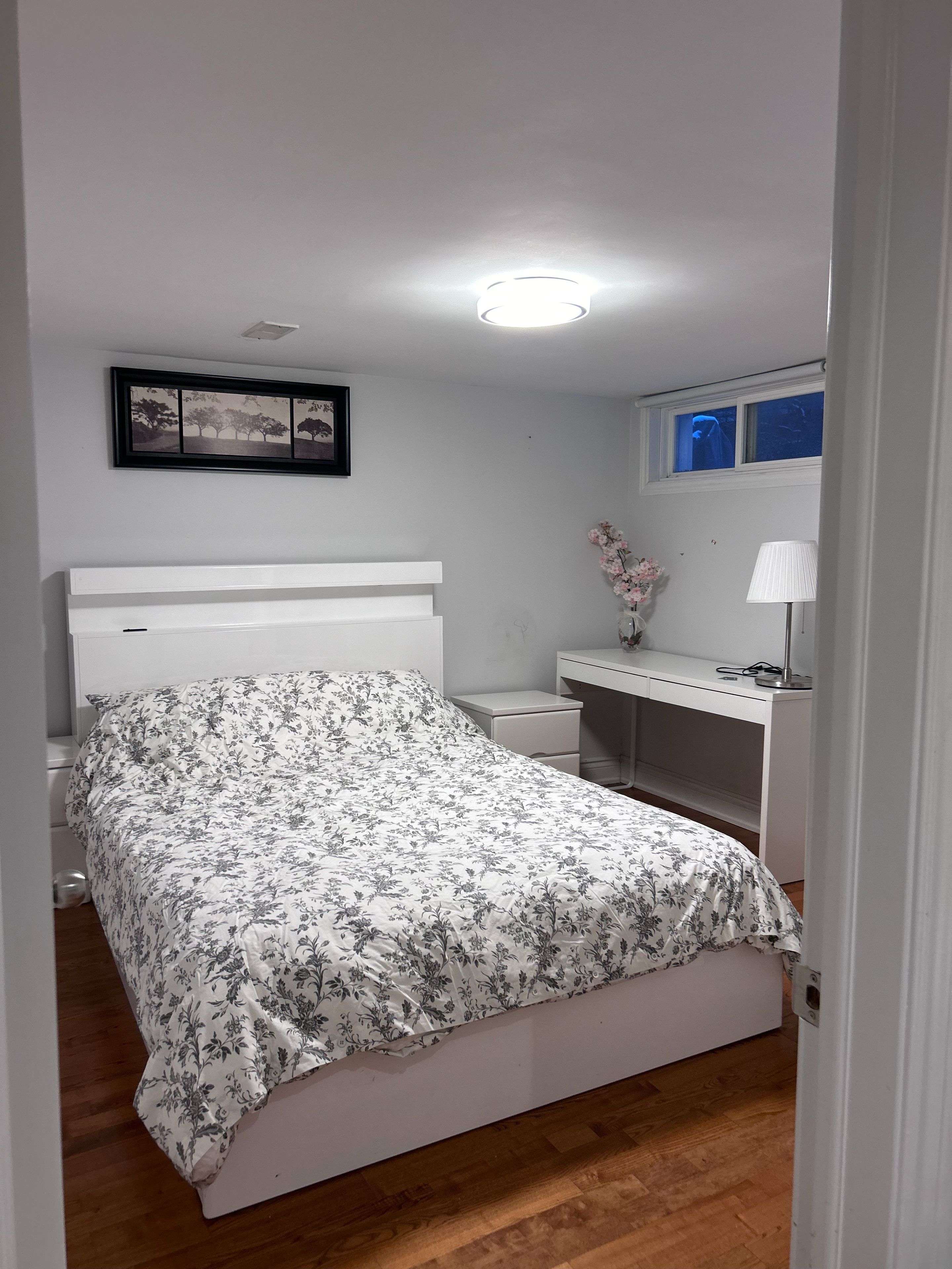 Toronto W02, ON M6S 3M9,884 Windermere AVE