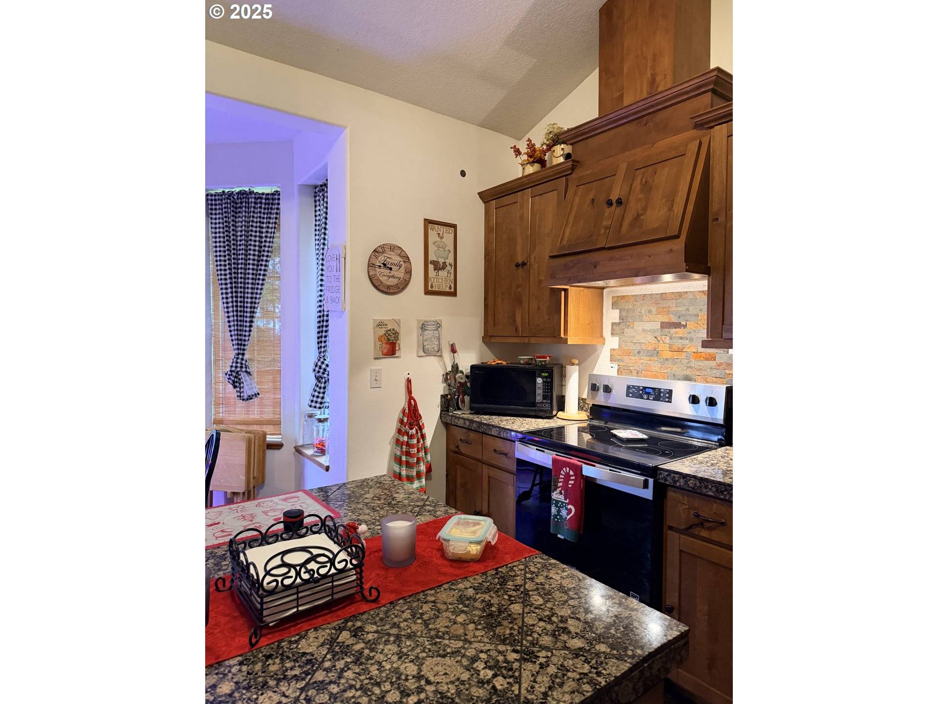 Kalama, WA 98625,154 SHIPVIEW RD