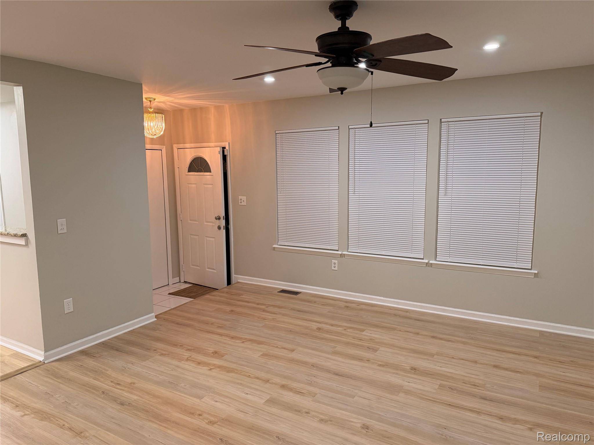 Sterling Heights, MI 48310,2051 Newell DR