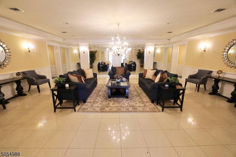 Clifton City, NJ 07013,6204 Harcourt Rd #6204