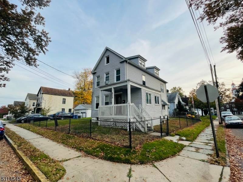 Rahway City, NJ 07065,572 Harrison St