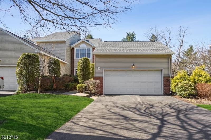 Roseland Boro, NJ 07068,2 Varick Way