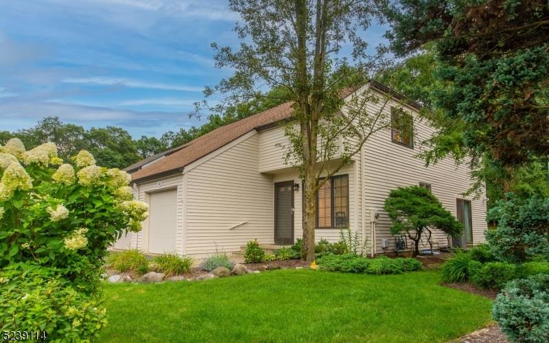 Roseland Boro, NJ 07068,40 Minnisink Dr