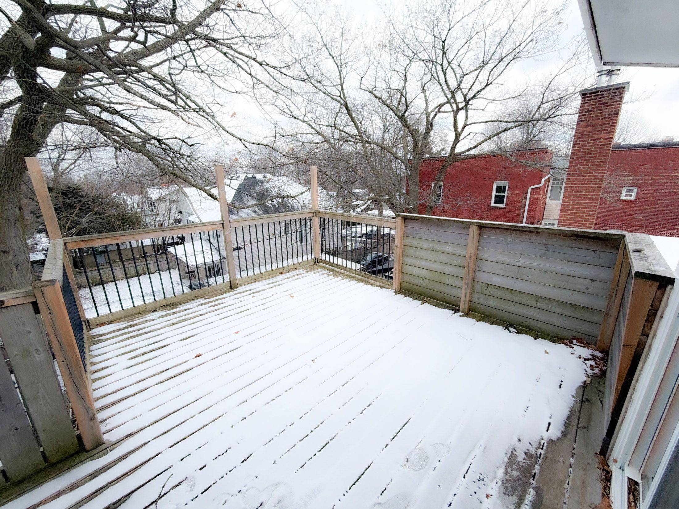 Toronto E02, ON M4E 1H8,2469 Queen ST E #4