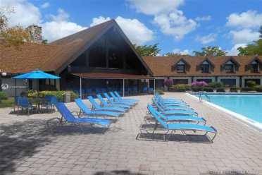 Lauderhill, FL 33319,3660 Inverrary Dr #1B