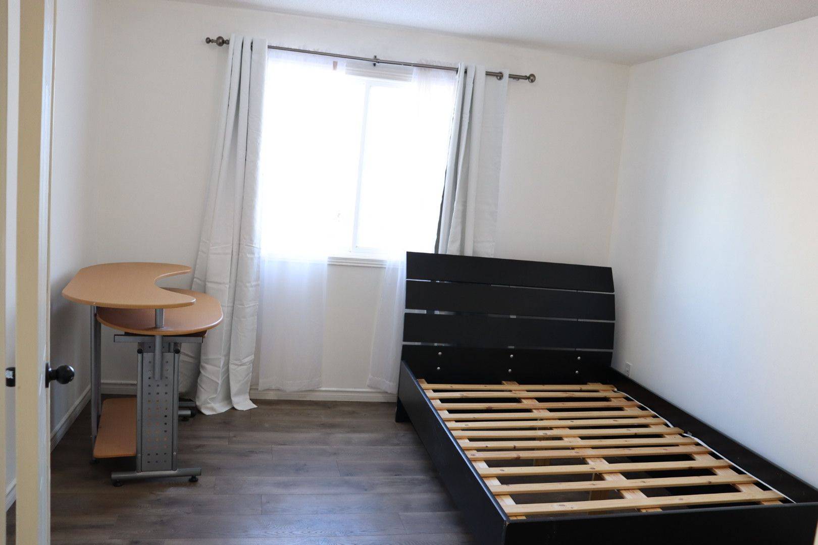 Guelph, ON N1G 4Y6,174 Rickson AVE