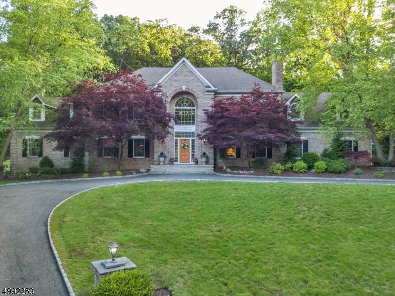 Upper Saddle River Boro, NJ 07458,22 AUTUMN CT