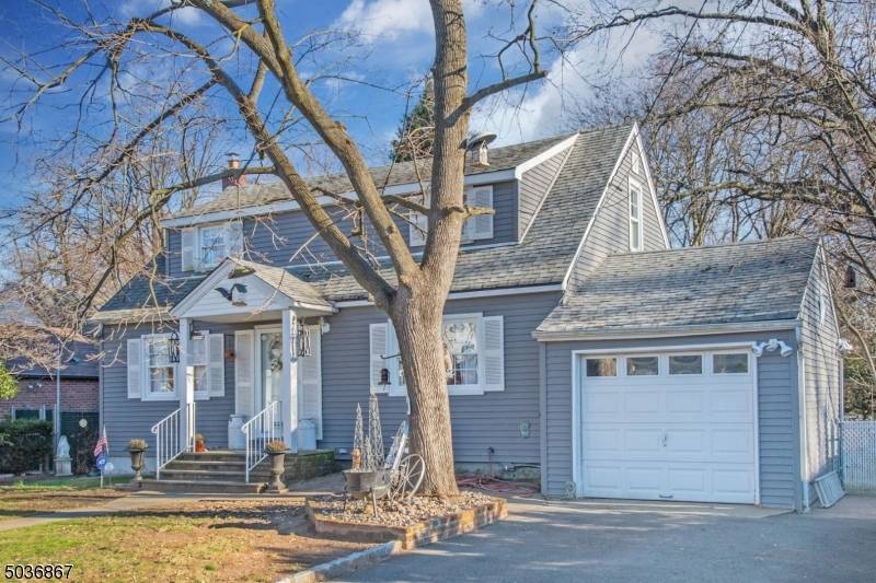 Maywood Boro, NJ 07607,864 PATERSON AVE