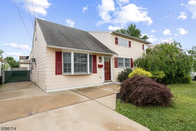 Carteret Boro, NJ 07008,59 Laurel St