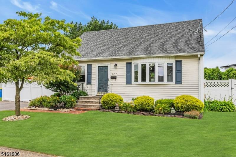 Manville Boro, NJ 08835,207 E Camplain Rd