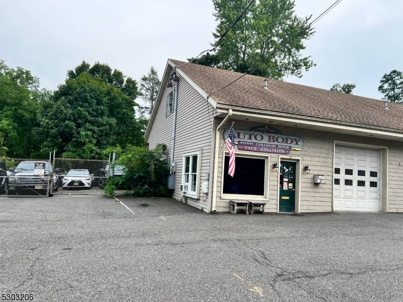 57 Morristown Rd, Bernardsville Boro, NJ 07924