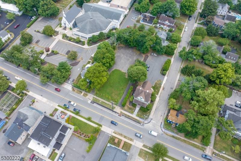 Mendham Boro, NJ 07945,12 W Main St