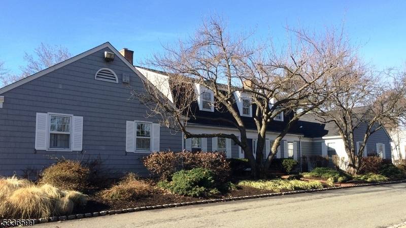 Mendham Boro, NJ 07945,19 E Main St