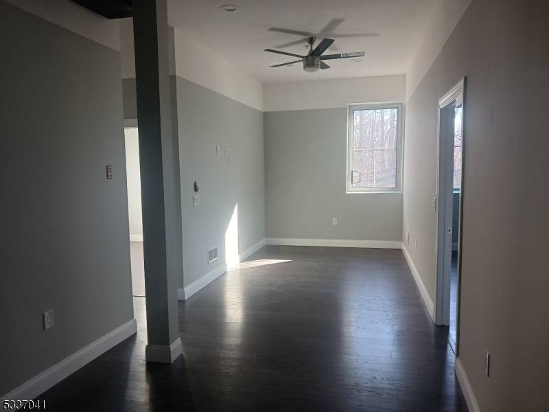 Morristown Town, NJ 07960,10 Ford Ave #201