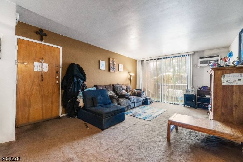 Little Ferry Boro, NJ 07643,468A Liberty St #101