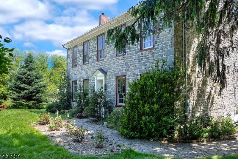 Lopatcong Twp., NJ 08865,999 Us Highway Route22