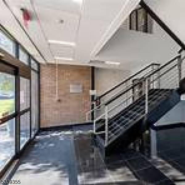 Oradell Boro, NJ 07649,690 Kinderkamack Rd