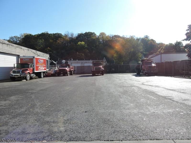 Phillipsburg Town, NJ 08865,160 Broad St