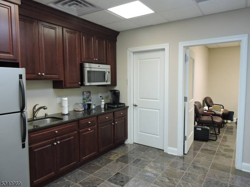 Phillipsburg Town, NJ 08865,160 Broad St