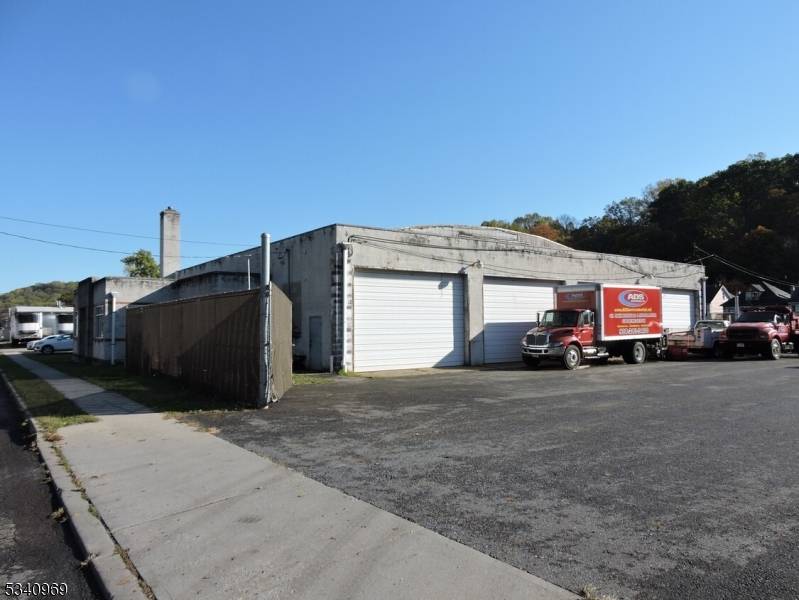 Phillipsburg Town, NJ 08865,160 Broad St