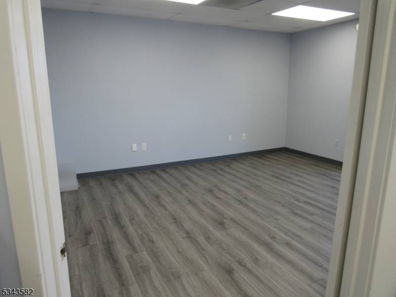 Monroe Twp., NJ 08831,983 route 33