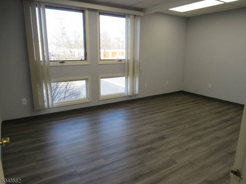 Monroe Twp., NJ 08831,983 route 33