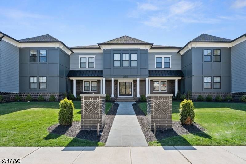 Westfield Town, NJ 07090,214 E Grove St #214