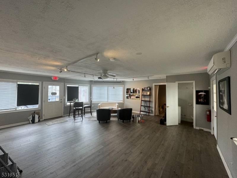 Flemington Boro, NJ 08822,117 Broad St - Suite 8