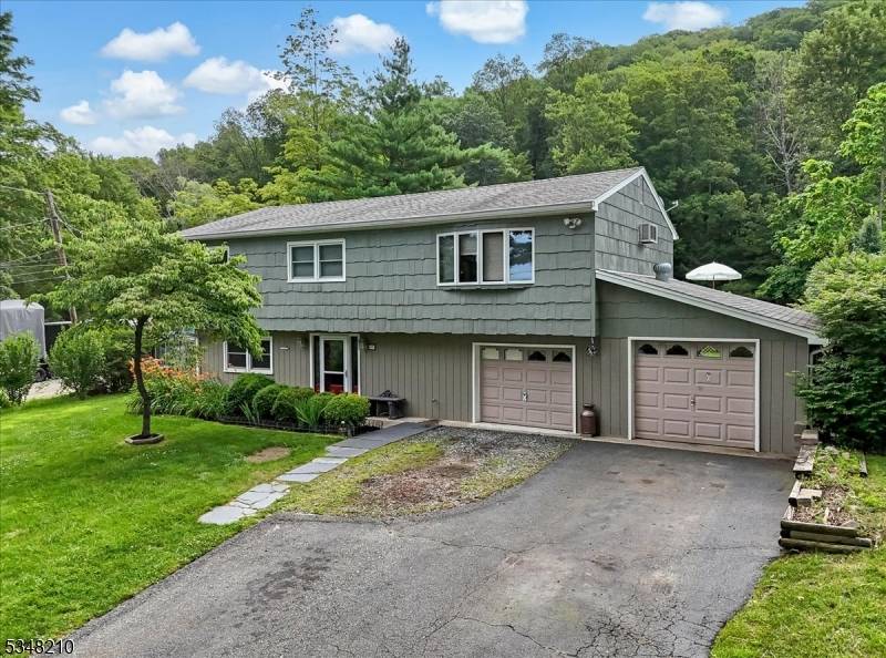 Ogdensburg Boro, NJ 07439,49 Edison Ave