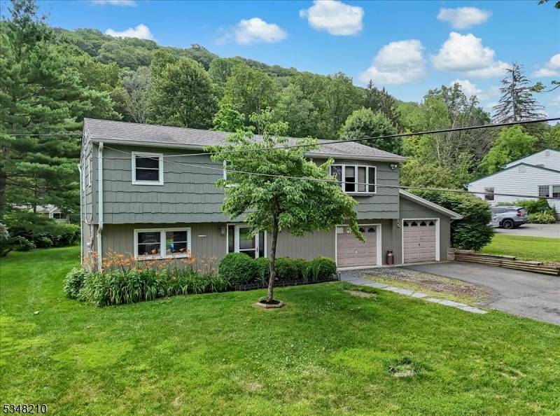 Ogdensburg Boro, NJ 07439,49 Edison Ave