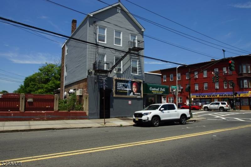 Newark City, NJ 07103,109 Norfolk St