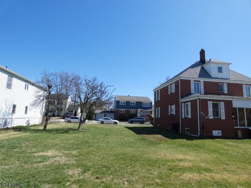 Carteret Boro, NJ 07008,123 Heald St