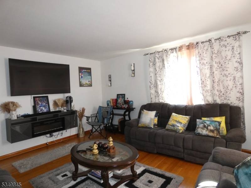 Carteret Boro, NJ 07008,123 Heald St