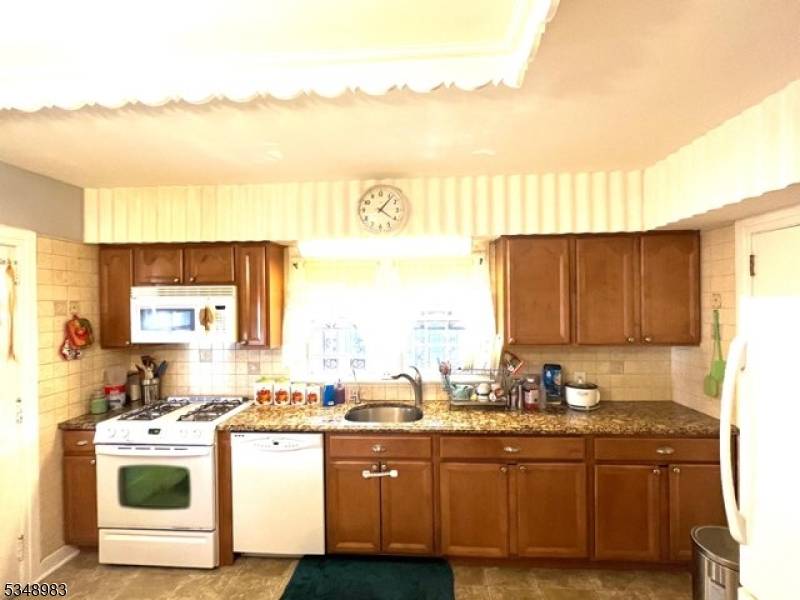 Paterson City, NJ 07502,32 Lenox Ave