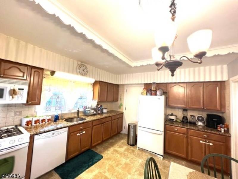 Paterson City, NJ 07502,32 Lenox Ave