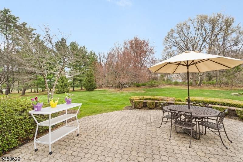 Mendham Twp., NJ 07960,4 Ascot Ln