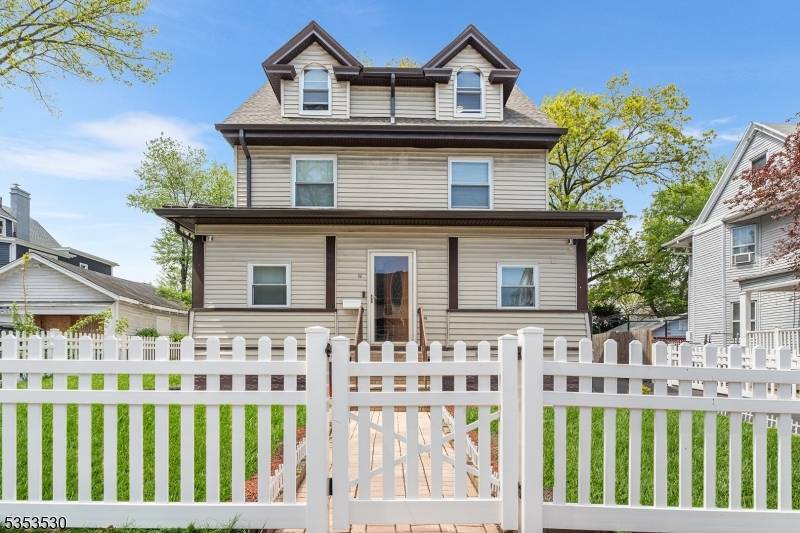 East Orange City, NJ 07017,11 N 21St St