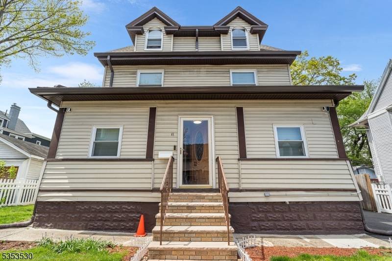 East Orange City, NJ 07017,11 N 21St St